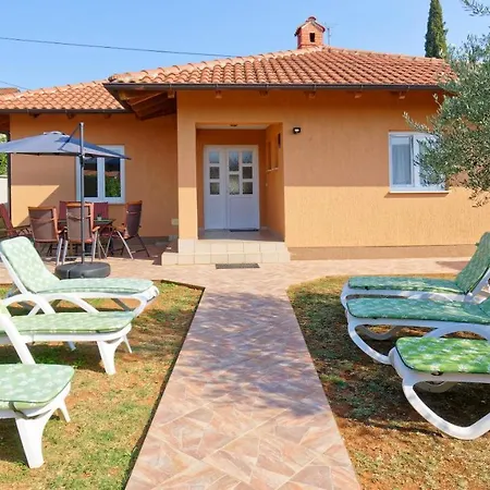 Guest house Tina By Rent Istria