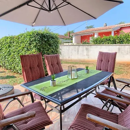 Guest house Tina By Rent Istria