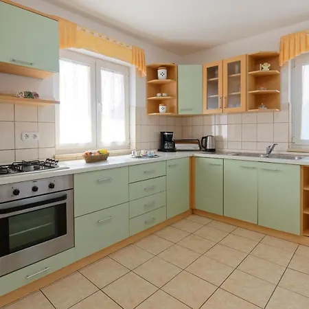 Tina By Rent Istria Guest house 3*
