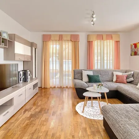 Tina By Rent Istria 3*